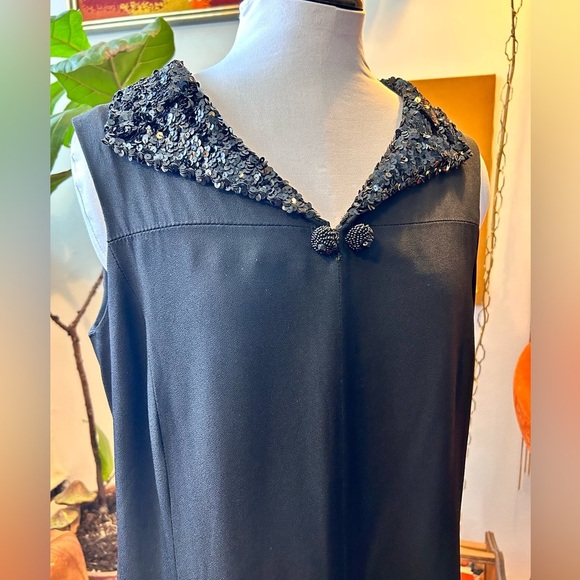 True Vintage 60s “Trévise” Black Crepe Trapeze Mod Party Dress with Sequin Trim - Picture 4 of 6